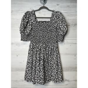 Everily Dress Womens Medium Black White Floral Puff Sleeve Smocked Cotton Mini